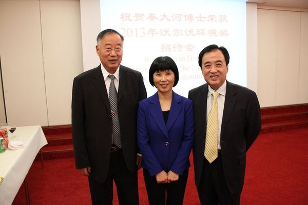 中国驻瑞典大使馆祝贺秦大河博士获得沃尔沃环