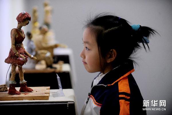 沈阳举行中小学生陶艺雕塑作品展 图