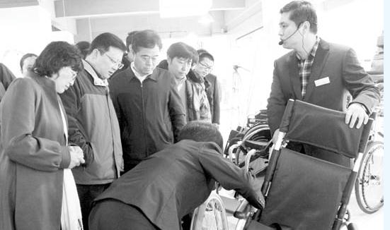 甘肃省残疾人辅助器具服务展示厅投用(图)|器具
