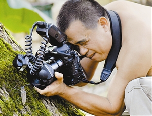 李炎才从小就和昆虫结缘。