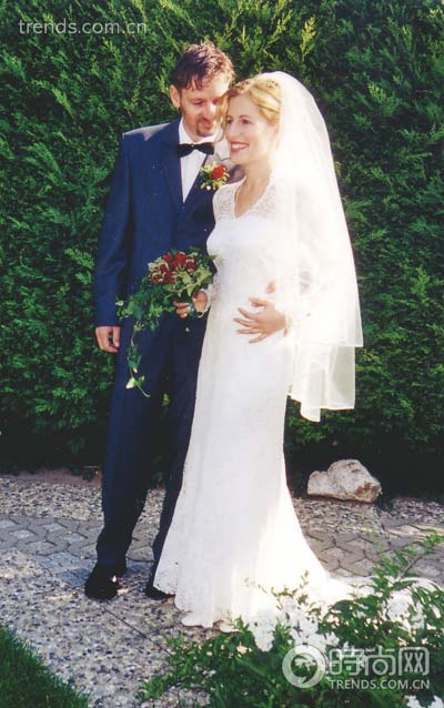 乌特与迪特之子则于2003年9月26日迎娶妮可。