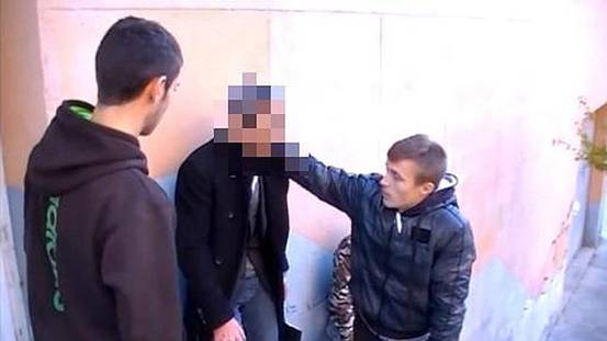 西班牙四名年轻人侮辱男同性恋并传视频被逮捕