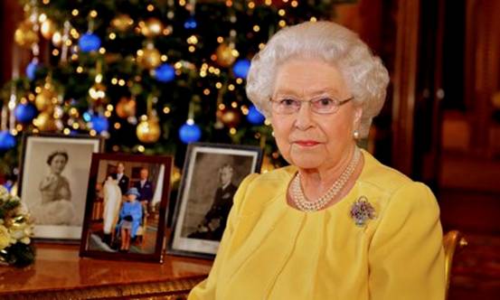 英女王发表圣诞致辞 关注周年庆和乔治王子诞