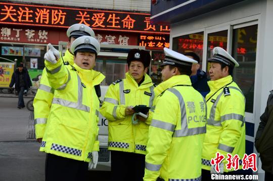 南铁路交警正式上岗首日开出22张罚单|交警|交通法规