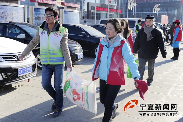 2014快乐雷锋工程 雷锋饺子计划在宁夏五市