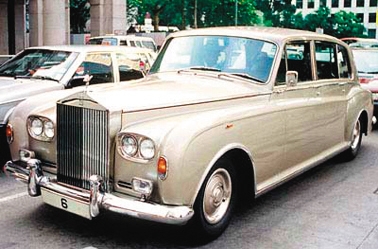 邵逸夫曾用劳斯莱斯(车牌号为“6”)去接成龙。