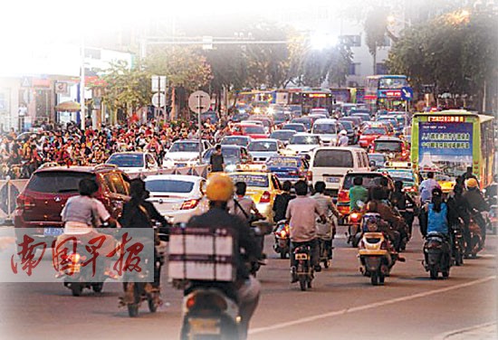 7万张电动车号牌抵邕 仍未上牌的市民请抓紧(图)|交警|号牌_凤凰资讯