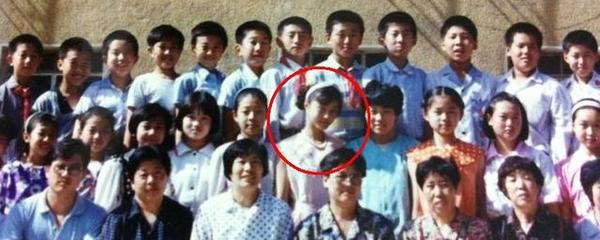 范冰冰小学毕业照曝光 浅粉连衣裙可爱(图)