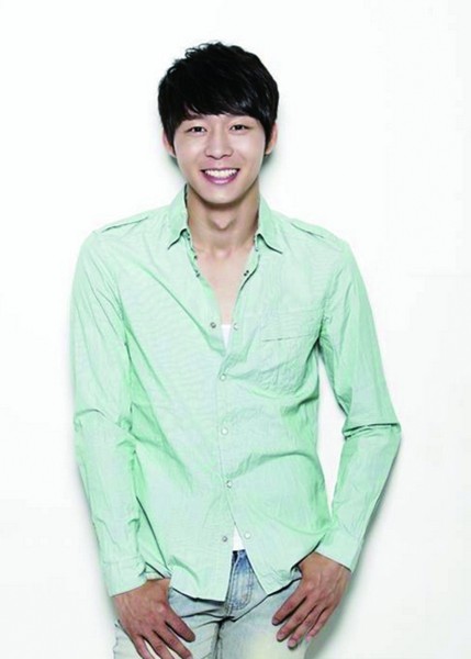 爱齐刘海的男明星|明星|朴有天_凤凰资讯