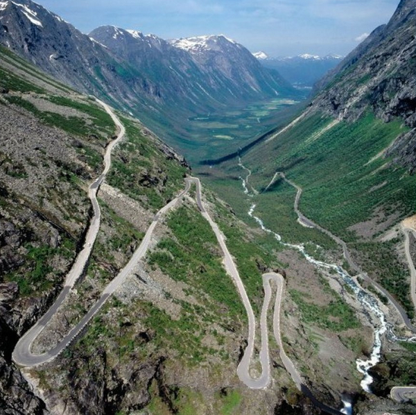 巨魔之路:挪威的托罗尔斯第根山路|行驶|单行道
