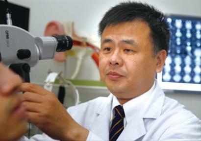 耳朵流脓不重视 耳聋可能找上你|骨传导|外耳道