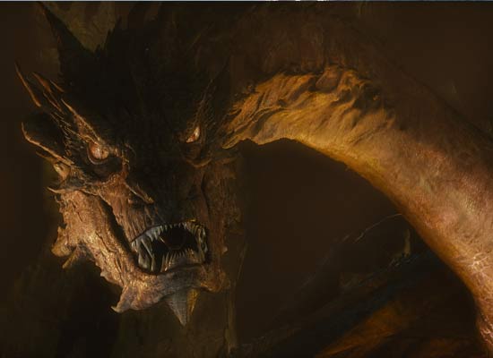 《霍比特人2》首映:影迷畅游托尔金笔下壮丽山河|霍比特|影厅_凤凰资讯