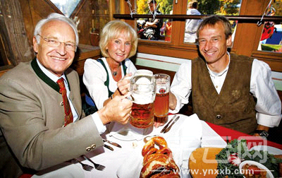 轰炸,以美国之名|世界杯|克林斯曼