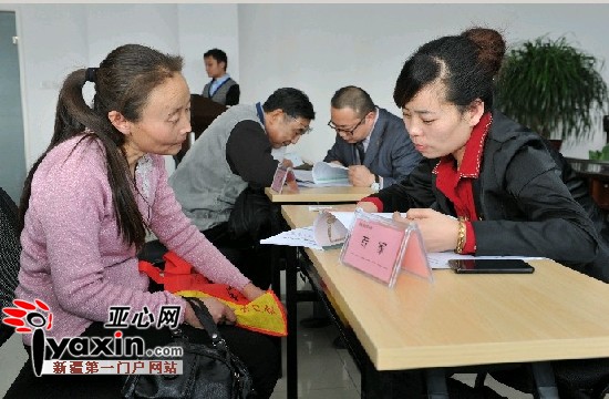 晨报保险俱乐部组专家团 专家们三小时诊断了