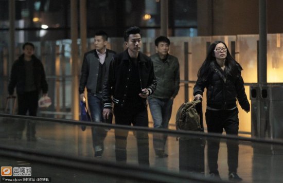 杨幂宣布停工养胎 刘恺威捞金回沪照顾爱妻|刘