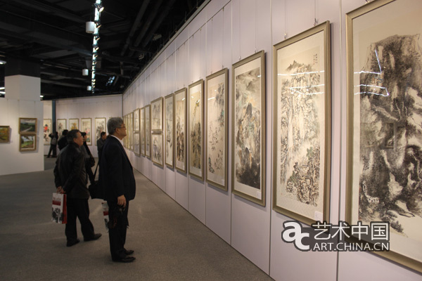 “炫彩北京情 共筑中国梦”国际书画巡展在京揭幕|展出|展览_凤凰文化