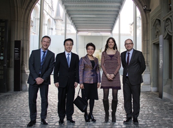 驻瑞士大使许镜湖参观瑞士国家博物馆|导游|游