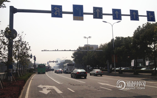 温州首条可变机动车道试运行 左转还直行看流