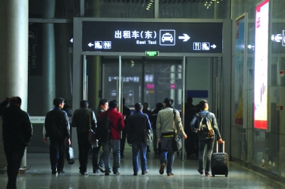 南京末班地铁为何不等高铁乘客 回应:增开列车
