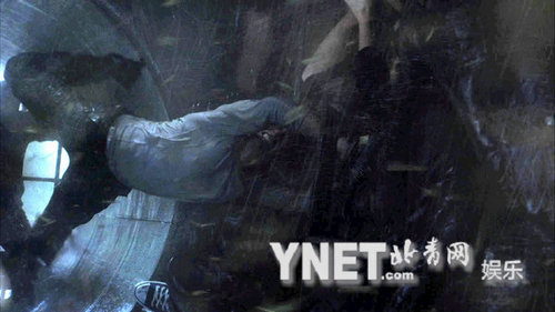 《不惧风暴》曝预告 龙卷风群拉响一级警报|霍