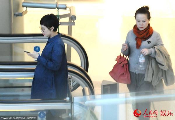 孙俪挺大肚潮范儿依旧 逛街看女装疑二胎怀女