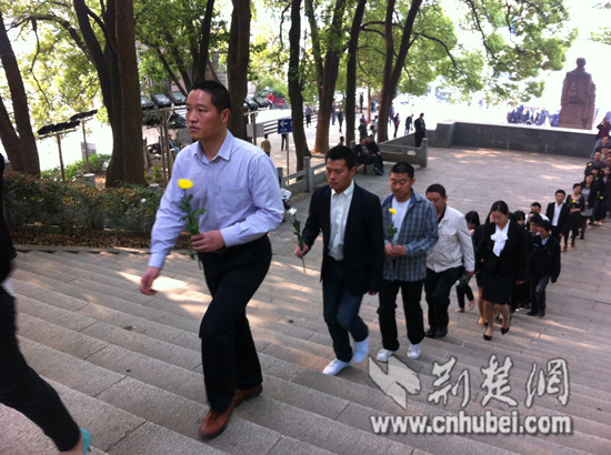 武汉硚口区律师_武汉律师收入(2)