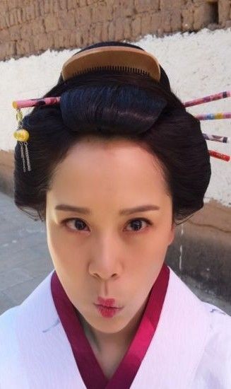 海清斗鸡眼<em>樱桃</em>嘴自黑 爆笑对眼<em>女星</em>连连看/图