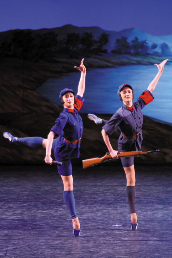 \吴琼花们\都是<em>女奴</em>出身的女战士|百花奖|芭蕾