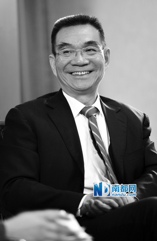 林毅夫 gdp_林毅夫领奖(2)