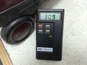 　　空气净化器（采用静电除尘净化模式）：