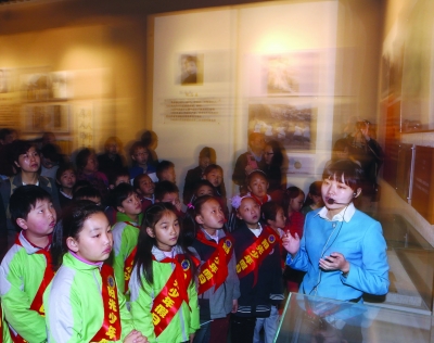 小学生组团来听<em>女英烈故事</em>|党组织|共产党人