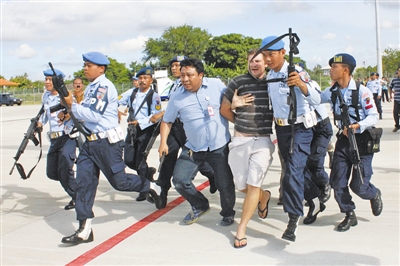 澳大利亚客机遭醉汉劫持|航空|降落