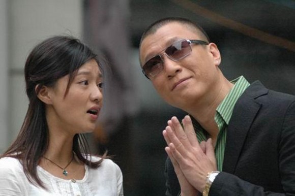 　　《落地请开手机》