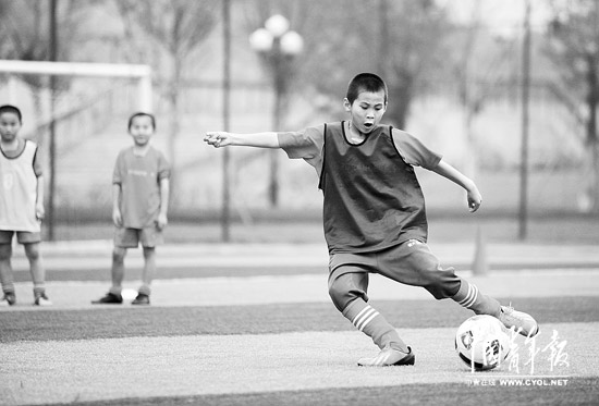 足校改革样本难填学校足球空位|足球|鲁能