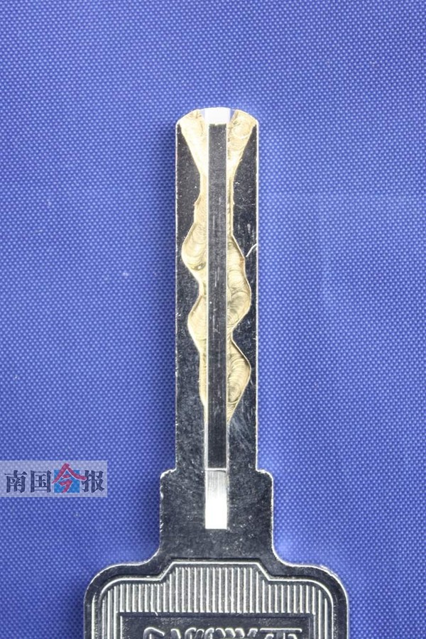 叶片结构边柱锁