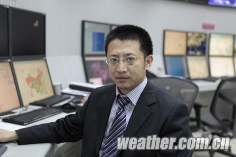 中央气象台发布暴雨预警 南方强降雨明后天达顶峰_凤凰资讯