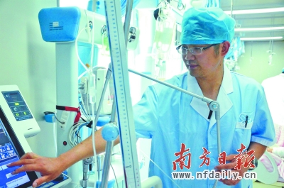 80后男护士李方方 克服世俗眼光是个大难题|护