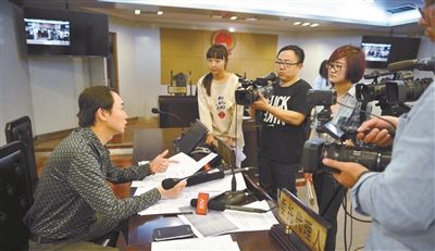 赴美生子 中介被指存欺诈 海外生子存六大风险