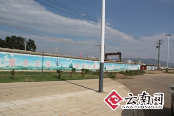 弥勒市新闻办回复，施工完成后将拆除围墙（弥勒市新闻办供图）