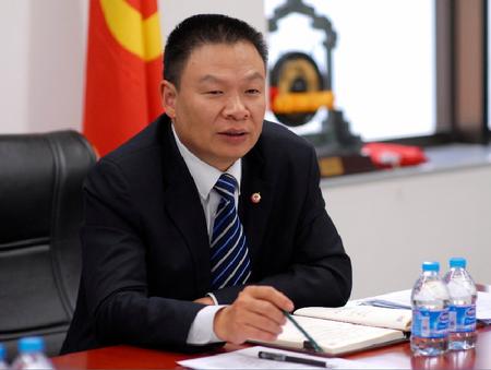  中航 信托 董事 会发公告 杨圣军担任董事长| 董事 