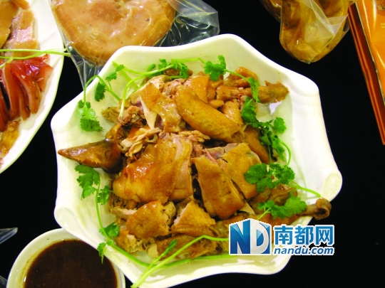 沛沛胡椒鸡系列。(湘桥区巨泰熟肉店)