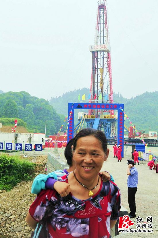 开钻仪式现场   摄影 彭司进