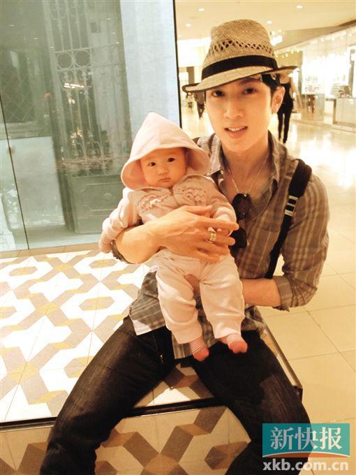 曝吴尊退出飞轮海内幕 有强迫症对唱歌不自信