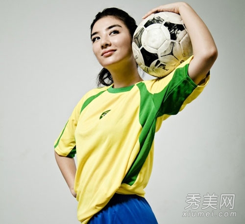 杨颖AKB48 当女明星变身足球宝贝(组图)|球衣