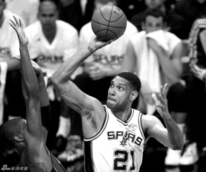 NBA总决赛马刺开门红詹姆斯受伤提前下场|马