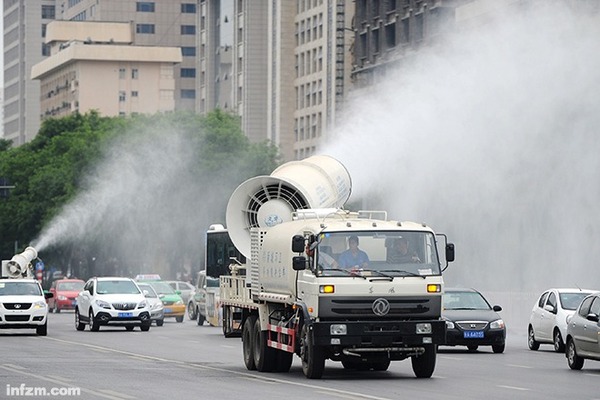 动辄数十万,效果比不上一阵小雨_凤凰评论