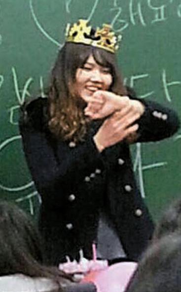 俞老师上课时的情景(网页截图)