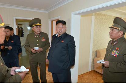 金正恩察看了多个住房，赞扬朝鲜甲士培植者按照设计要求搞好了施工。