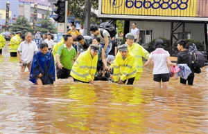 南方暴雨致33条河流水位超警|救灾|洪涝