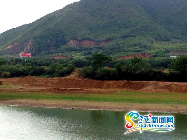 三亚:村民称万科湖畔项目擅自施工 影响水库安